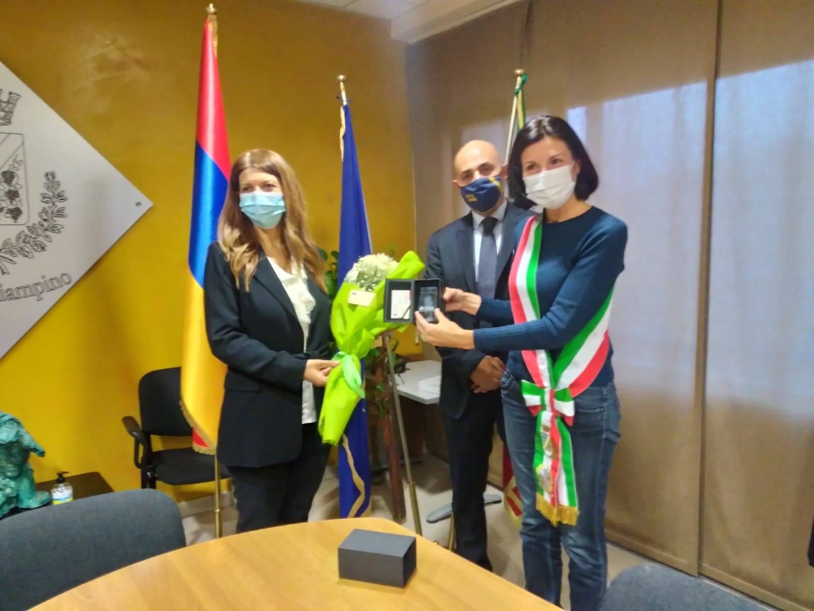 L’Amministrazione di Ciampino incontra l’Ambasciatrice d’Armenia in Italia, Tsovinar Hambardzumyan