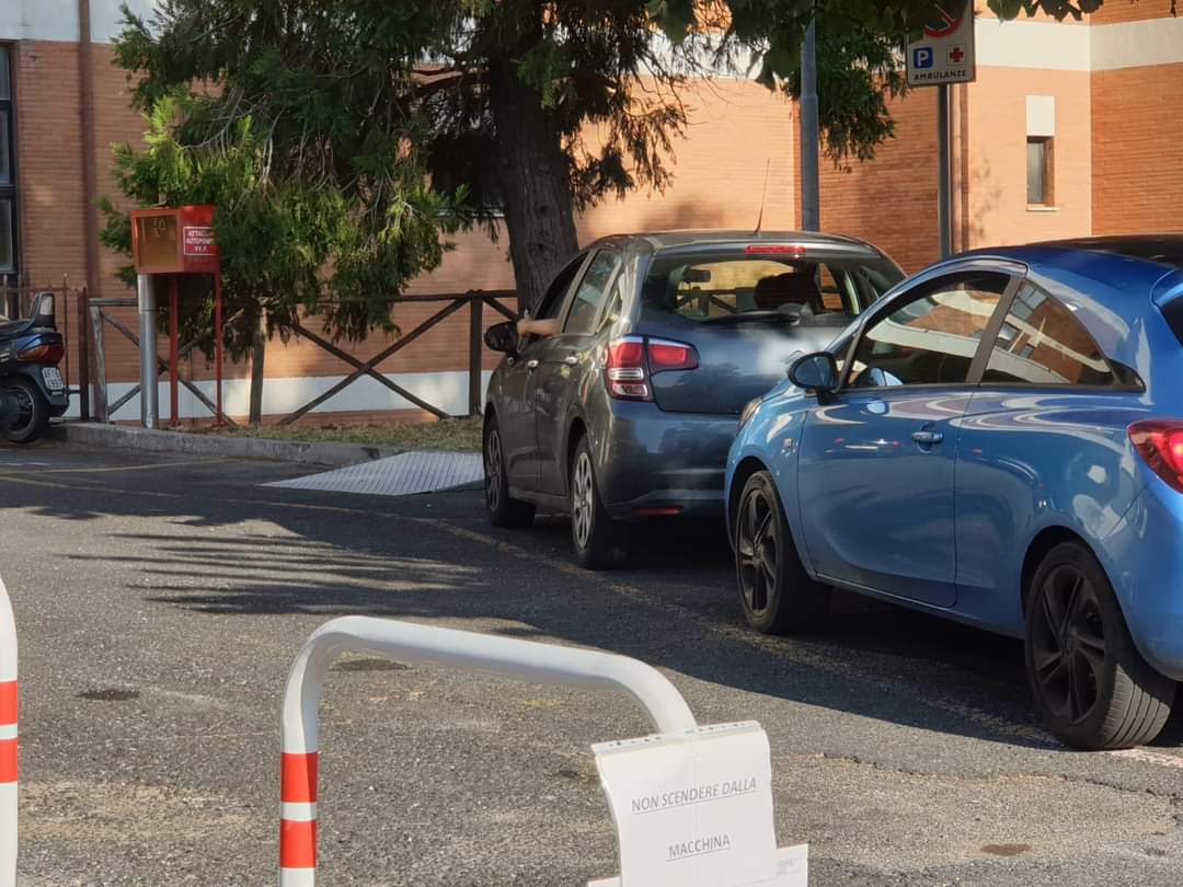 Genzano, lunghe file per il tampone Covid: situazione insostenibile sulla Tangenziale