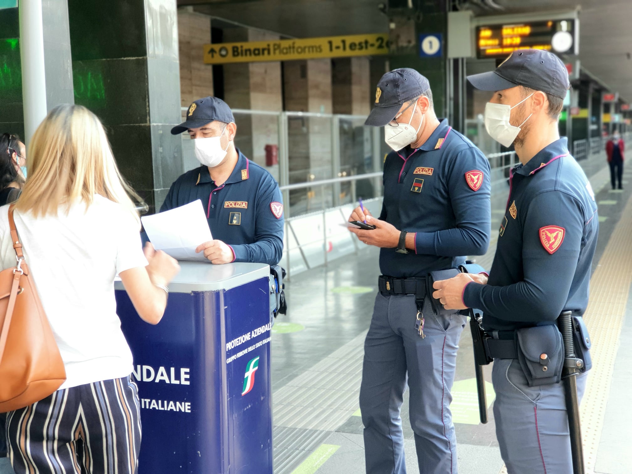 Termini, Roma: Denunciato dalla Polizia di Stato per atti osceni e ubriachezza a bordo di un treno