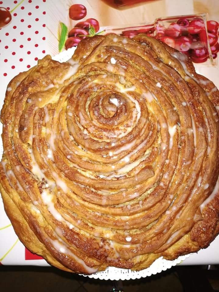 In Cucina con Info presenta “Cinnamon roll cake”