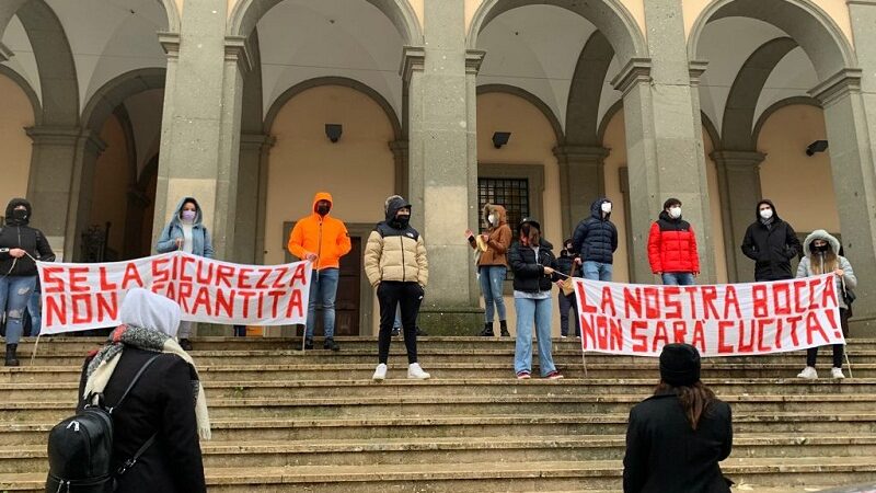 Velletri, rientro a scuola in sicurezza: manifestazione degli studenti davanti al Comune (FOTO-VIDEO)