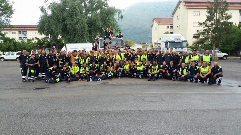 Monte Compatri, dal Bar Europa una targa alla Protezione Civile Beta 91