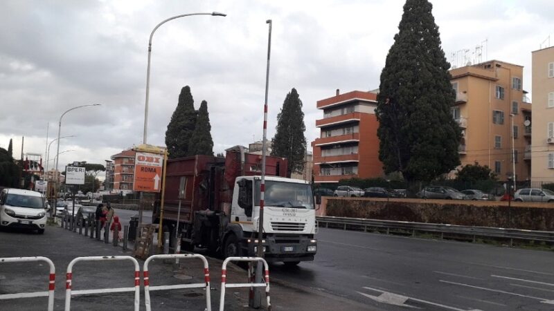 Rocca Cencia (Roma Borghesiana), avevano tentato di investire un militare dopo un incidente: individuati