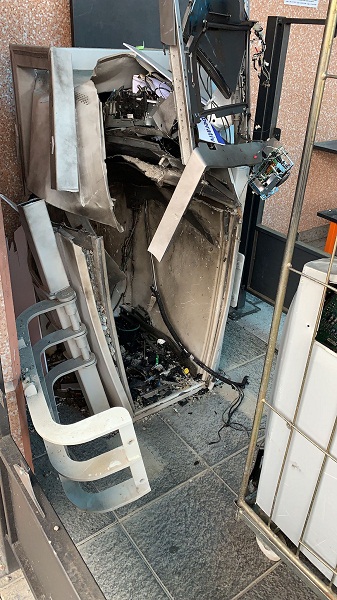 Genzano, fanno esplodere Bancomat in Via Appia Vecchia e rubano il denaro: indagini in corso