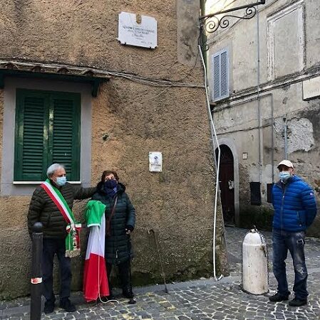 Monte Compatri, targa commemorativa per i 120 anni della nascita del pittore “Fracassini”