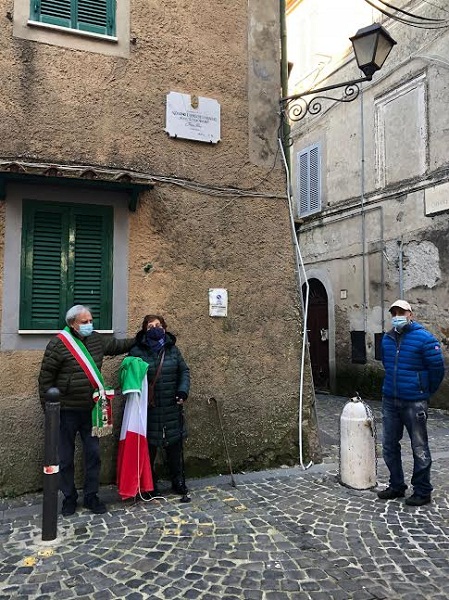 Monte Compatri, targa commemorativa per i 120 anni della nascita del pittore “Fracassini”