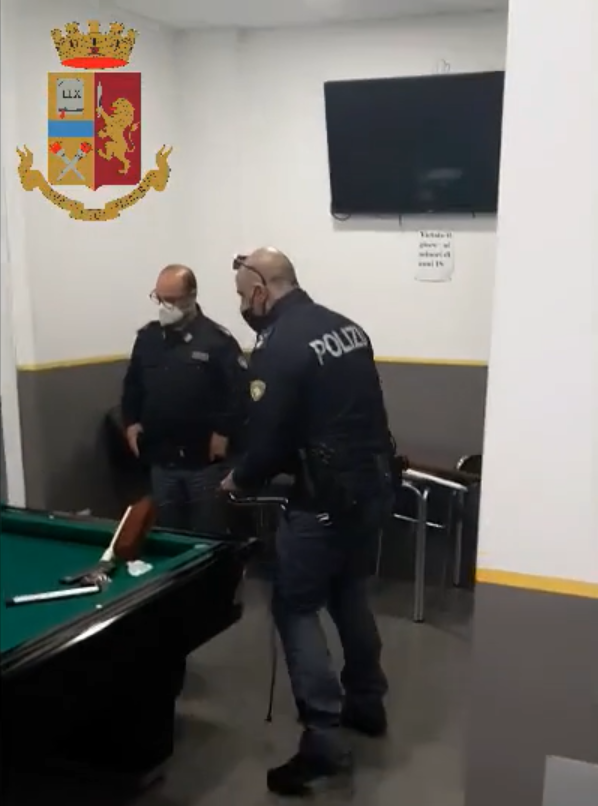 Roma – Torre Maura, scommesse e cocaina: Polizia arresta padre e figlio spacciatori (VIDEO)