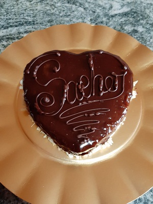 INFO-RICETTE: Torta Sacher di San Valentino (dose per 3 stampi a cuore)