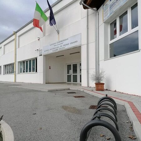 San Cesareo, installate rastrelliere per biciclette presso la Scuola “Cesare Pavese”