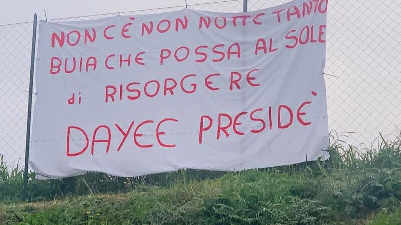 Ospedale Castelli, ancora uno striscione: citato Jim Morrison (con tanti refusi…)