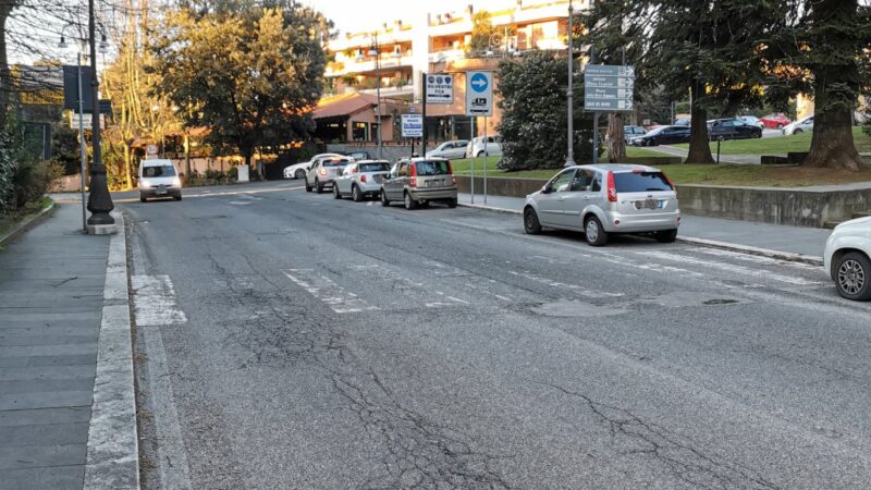 Rosatelli (Genzano): “Dopo insegna di benvenuto in Città, si sistemino le strade”