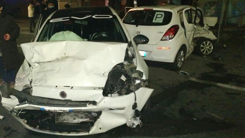 Velletri, incidente nella notte su Via Appia: due feriti gravi