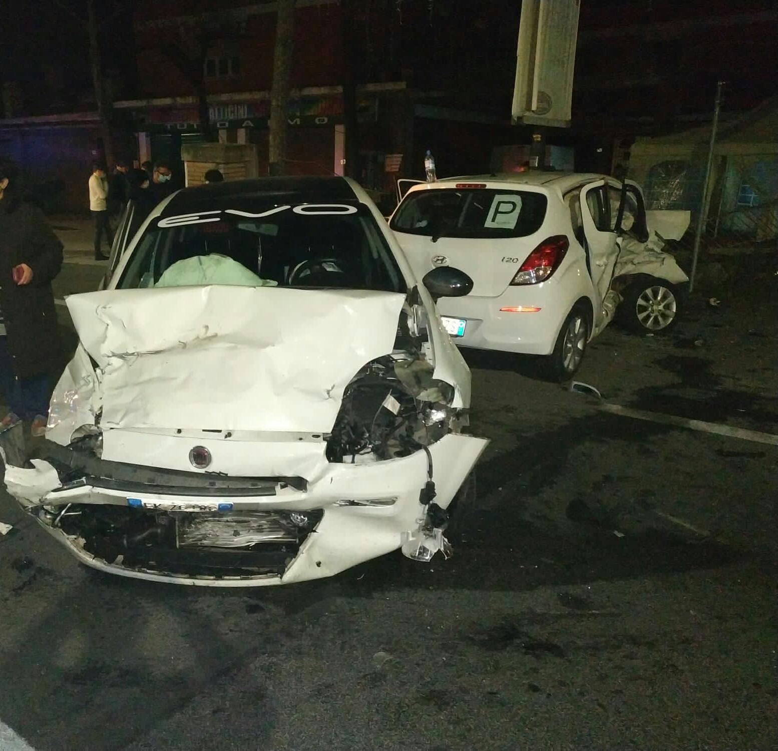 Velletri, incidente nella notte su Via Appia: due feriti gravi