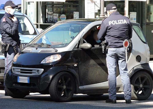 Velletri – Gira con un lungo coltello nello zainetto: denunciato. Sequestrata l’arma