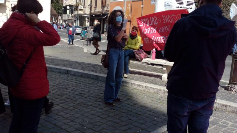 Albano – Collettivo “Castelli a Scuola”, studenti in protesta a Piazza San Pietro