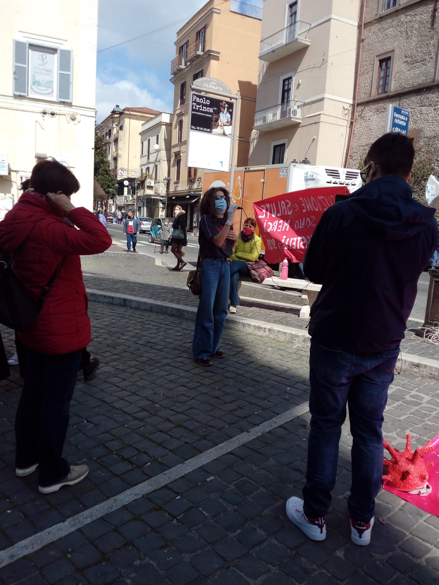 Albano – Collettivo “Castelli a Scuola”, studenti in protesta a Piazza San Pietro