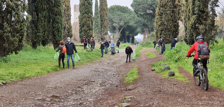 Marino – Legambiente Appia Sud puliscono l’Appia Antica tra Frattocchie e Santa Maria delle Mole