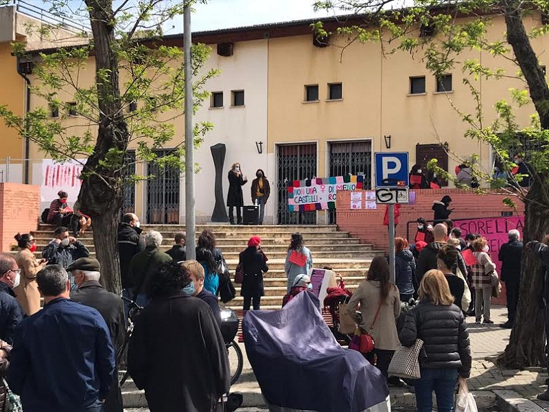 Ciampino, Donne fuori dal silenzio: “Successo per il sit-in. Gli attacchi non ci fermano!”