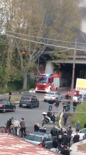 Vermicino, scoppia un incendio all’altezza del ponte di Via Tuscolana Vecchia