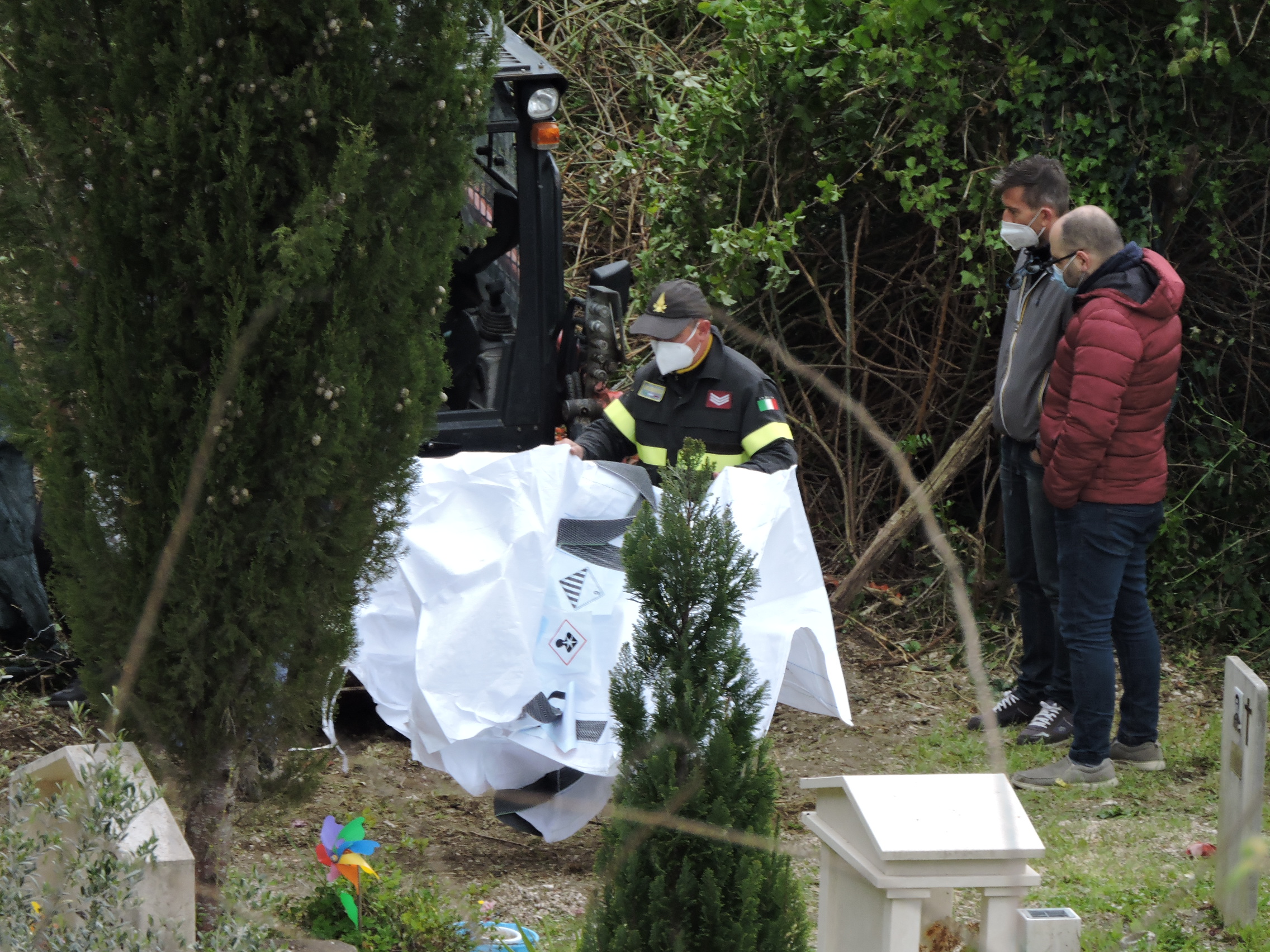 Genzano, emergono ancora nuovi resti umani vicino al cimitero