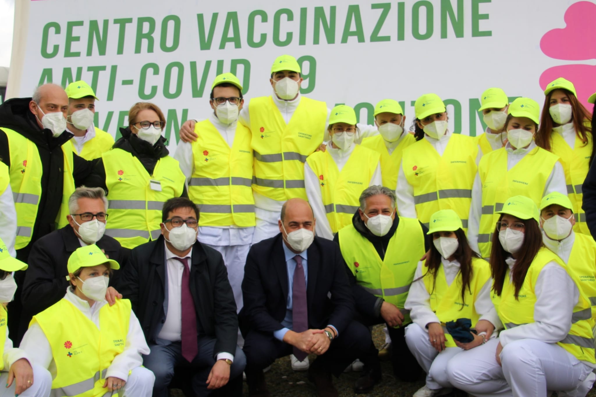 Outlet Valmontone, inaugurato drive-in vaccinale interno: presenti Zingaretti e D’Amato (FOTO)