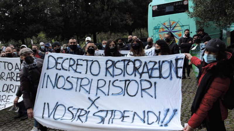 Ariccia, la protesta dei fraschettari arriva a piazza Montecitorio (FOTO)