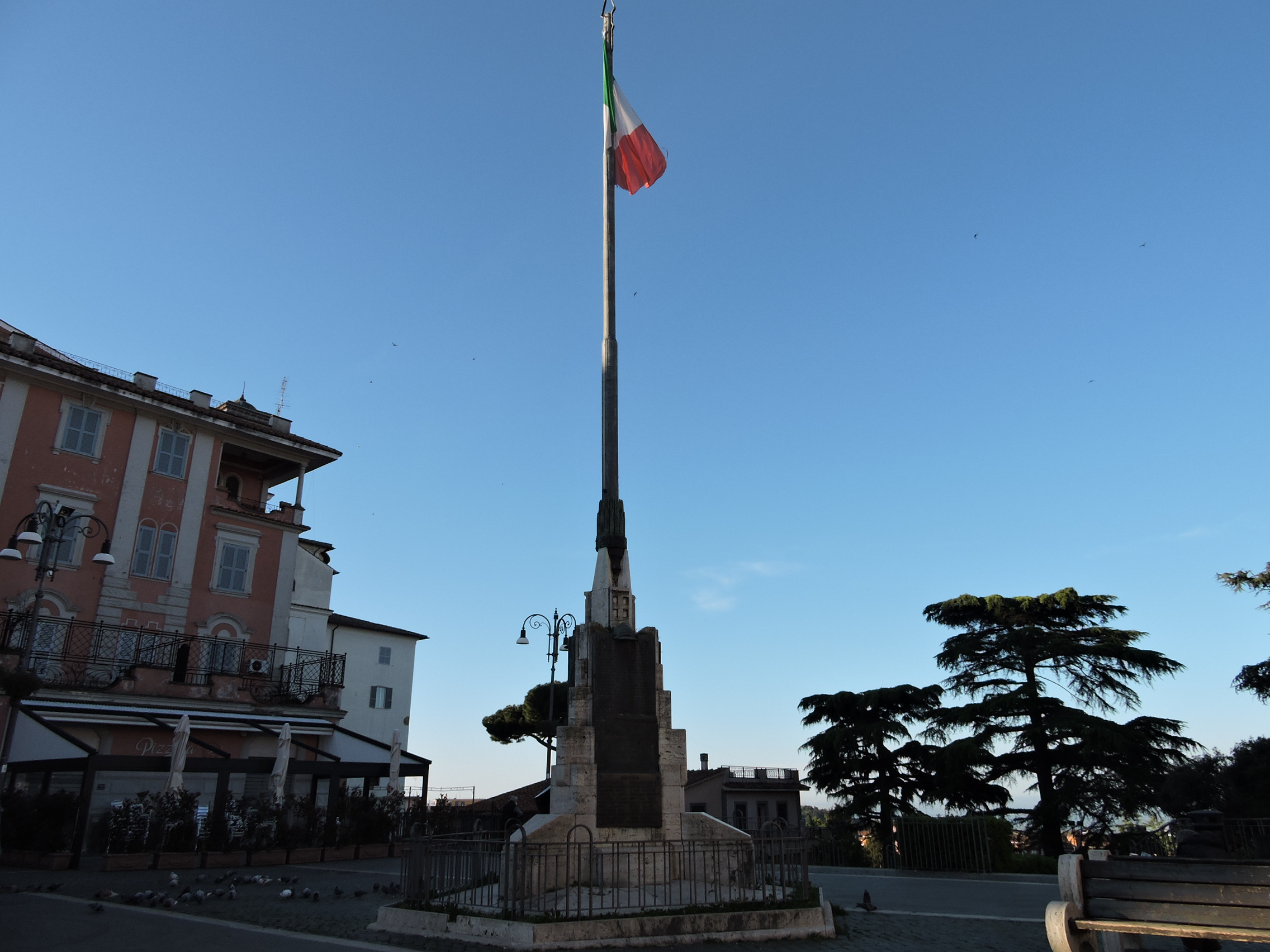 Genzano, nessun atto vandalico al monumento ai caduti di Piazza Frasconi