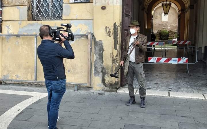 TV – Striscia la Notizia, Jimmy Ghione a Frascati per i cinghiali (?)