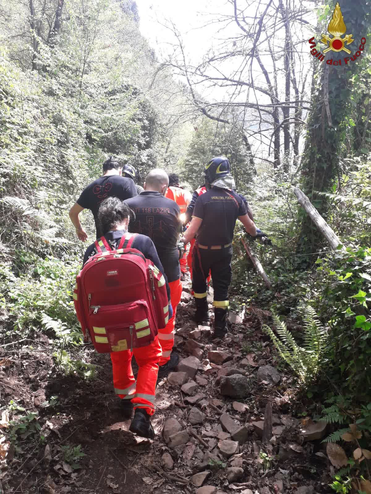 Nemi, soccorsa donna in via del Tempio di Diana