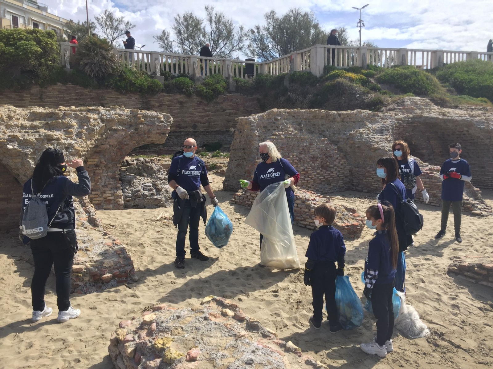 Un nido di plastica sul Tevere a pochi giorni dall’approvazione della legge Salvamare: Marevivo, “serve conversione ecologica”