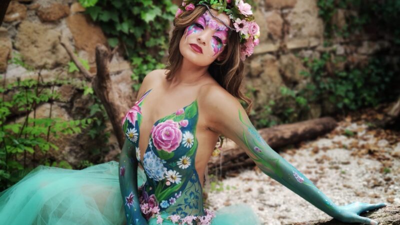 Ariccia, la bodypainter Claudia Priorini incanta la moda romana con i suoi dipinti su corpo (FOTO)