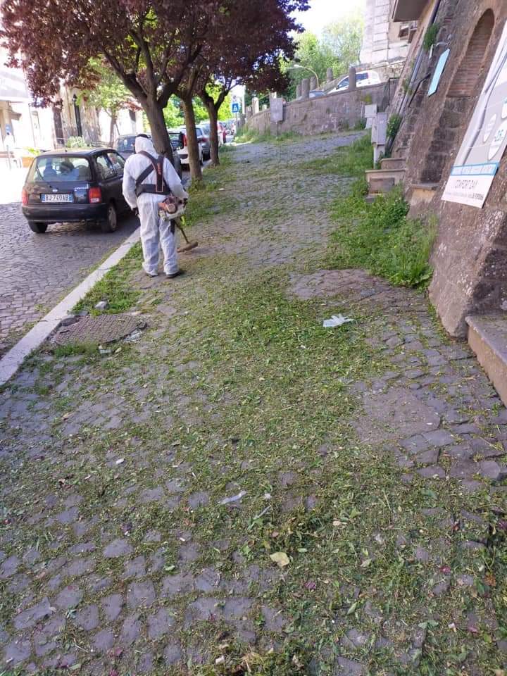 Genzano, prosegue la manutenzione delle aree verdi comunali