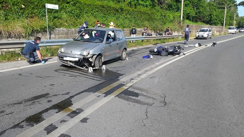 Incidente a Velletri: scontro auto-moto, grave centauro 17enne di Anzio