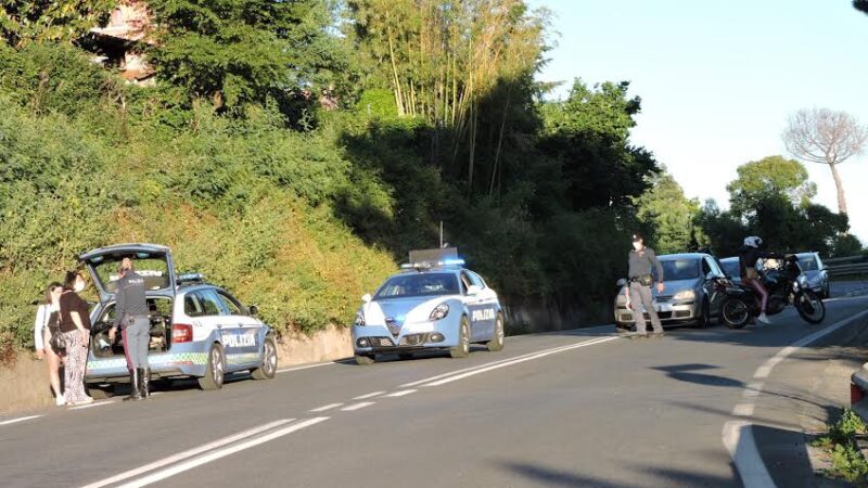 Velletri, grave incidente in Via Appia Nuova tra moto e auto: gravissimo il centauro