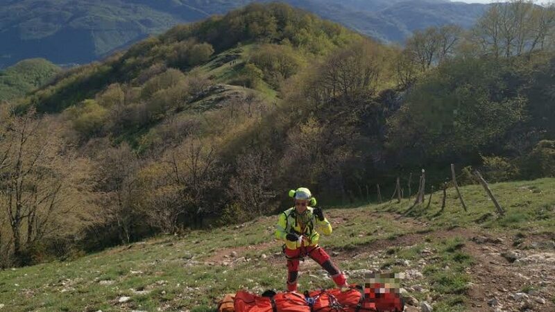 Marino, escursionista soccorso sulle montagne del reatino dopo malore: salvato dal Soccorso Alpino