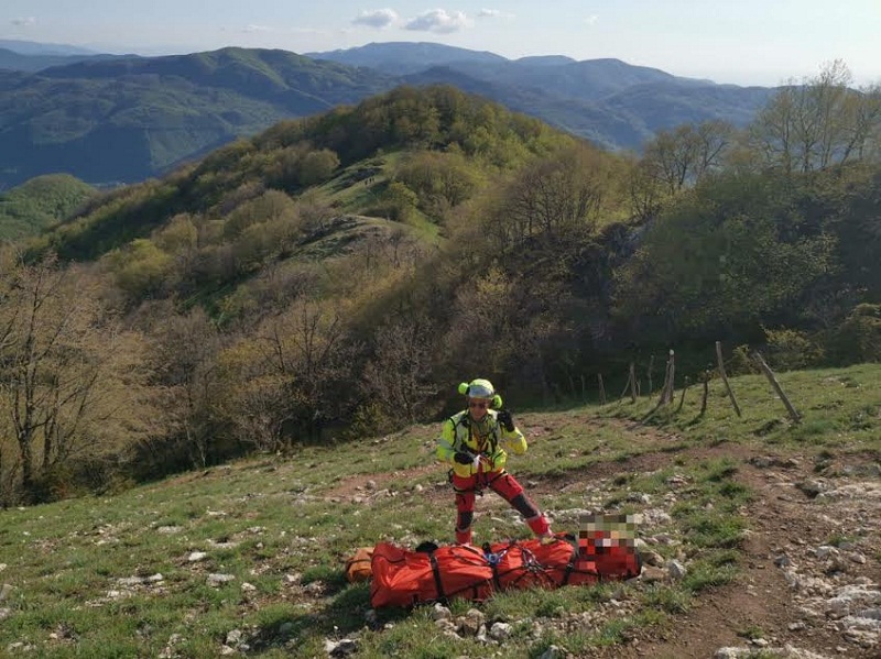 Marino, escursionista soccorso sulle montagne del reatino dopo malore: salvato dal Soccorso Alpino