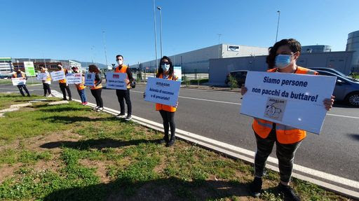 Lavoro – Amazon Colleferro, ex somministrati in protesta davanti a magazzino