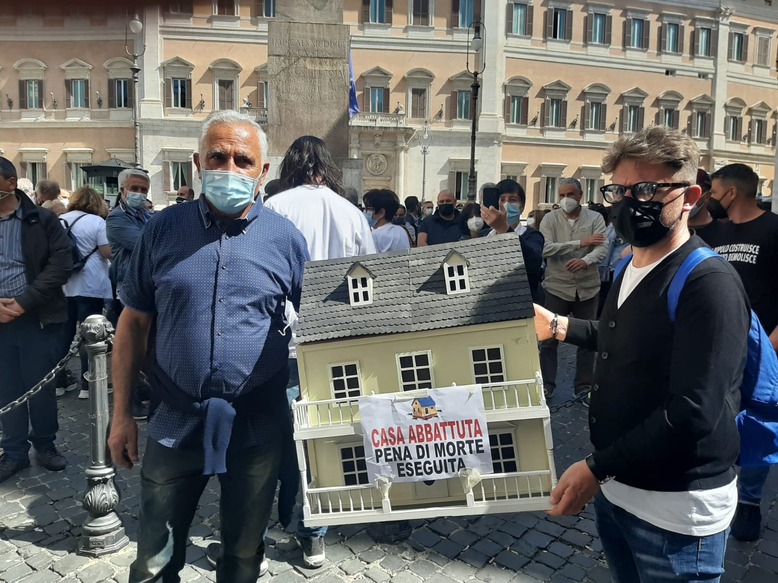 Roma, Equi Diritti in Piazza Montecitorio