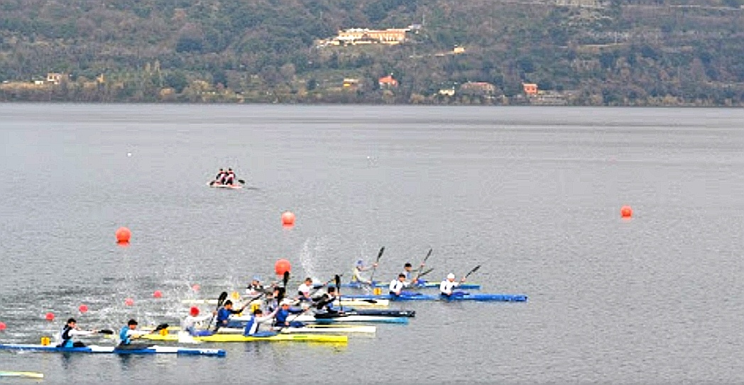 Campionato Regionale di Canoa sulle acque del lago di Castel Gandolfo