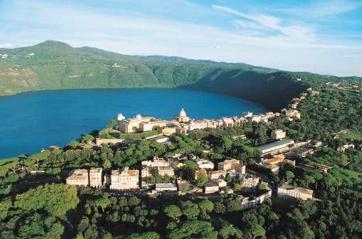 Castel Gandolfo, revocato il divieto di balneazione presso il Lago