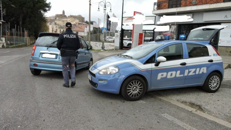 Genzano, residenti avvistano ladro e chiamano la Polizia: fermato e denunciato 30enne del posto