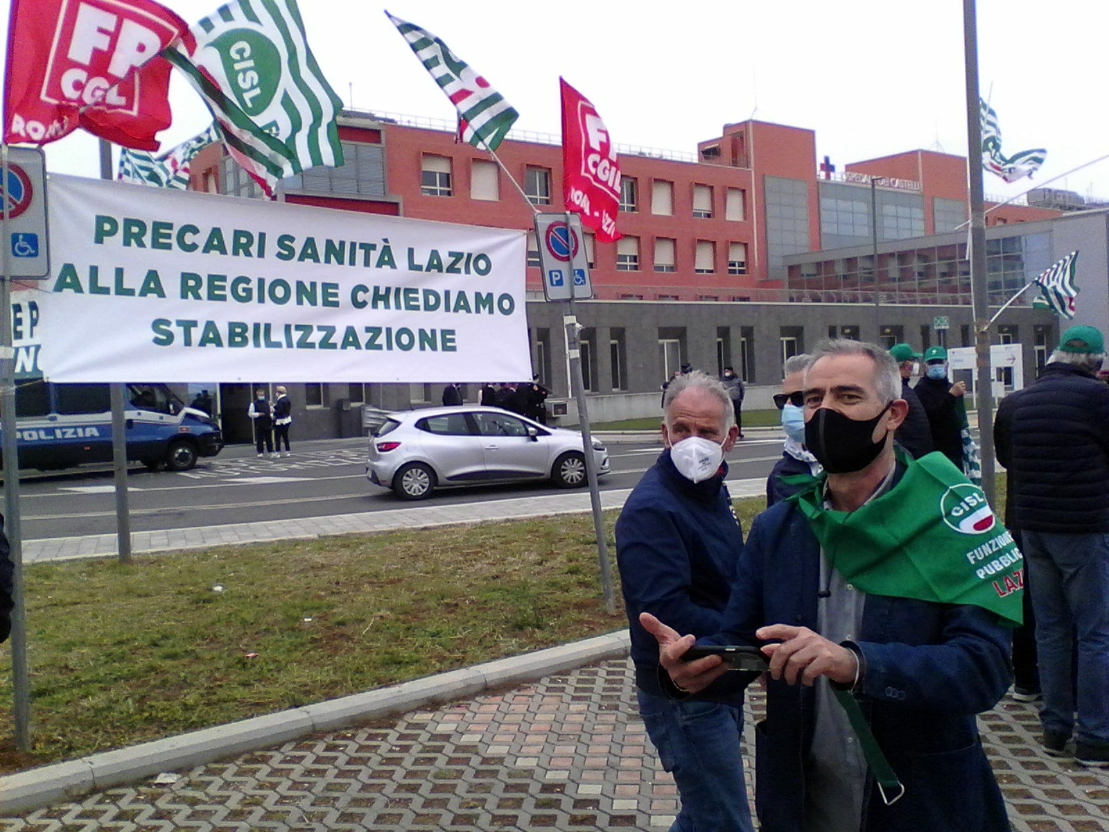 Manifestazione all’ospedale dei Castelli per i precari che chiedono stabilizzazione