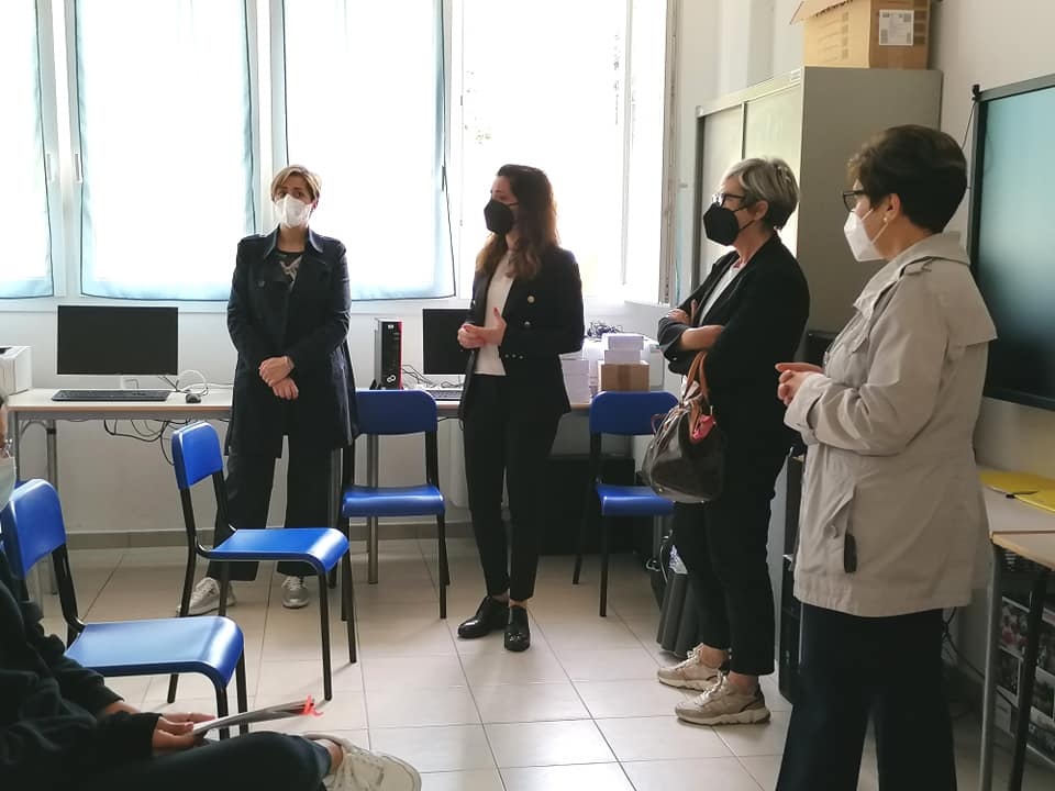 San Cesareo – Progetto “Giovani Cittadini Europei”: consegna materiale presso I.C. San Cesareo