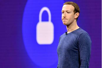 Facebook e Instagram, Zuckeberg pensa a versione a pagamento