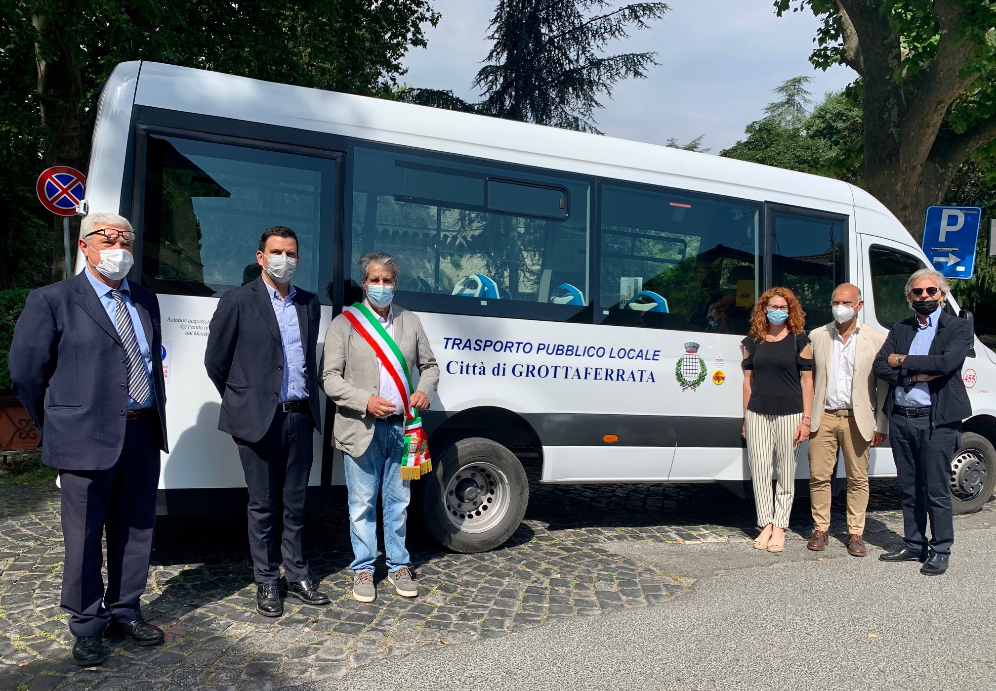 Grottaferrata, presentata la nuova navetta turistica per Frascati