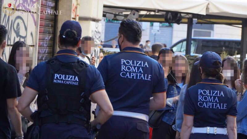 Roma, assembramenti nelle zone della movida, due giovani arrestati