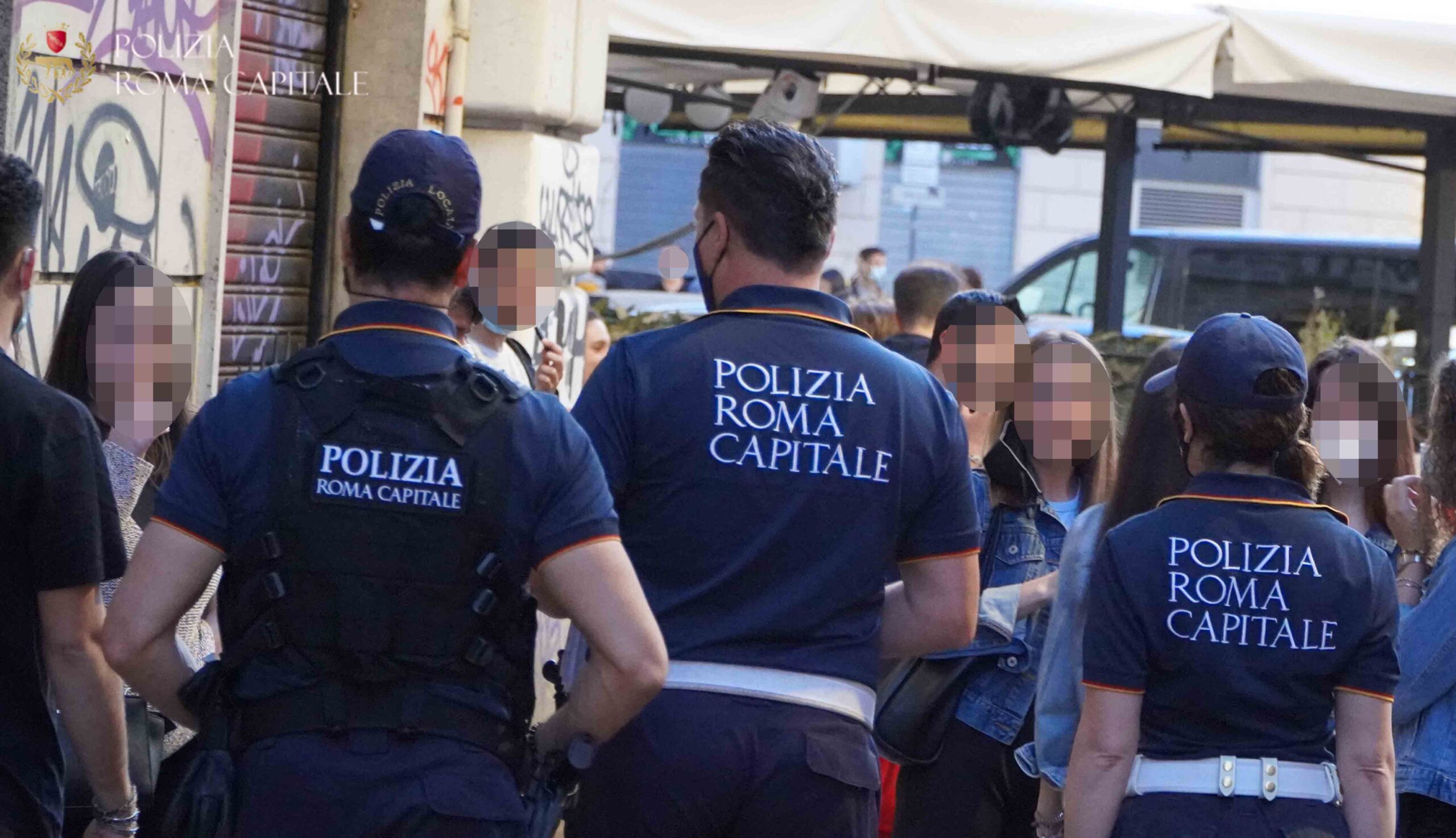 Roma, assembramenti nelle zone della movida, due giovani arrestati