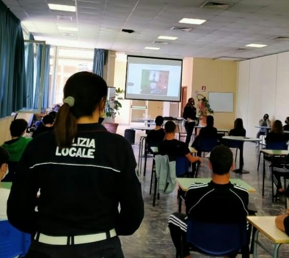 Marino, concluso il progetto “Scuole Sicure”, con 5 agenti di Polizia Locale