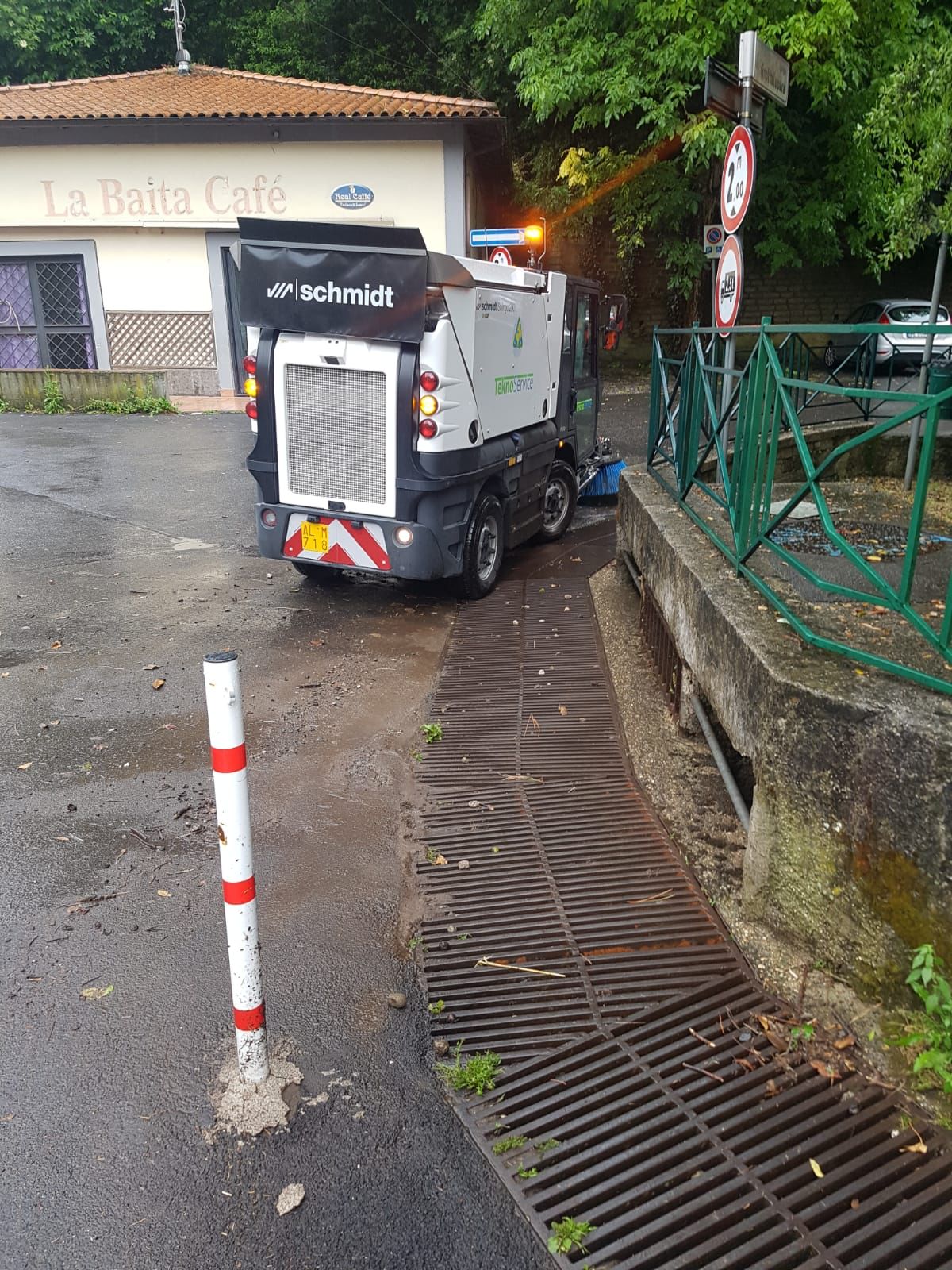 Ariccia, la pulizia preventiva delle caditorie ha evitato l’allagamento