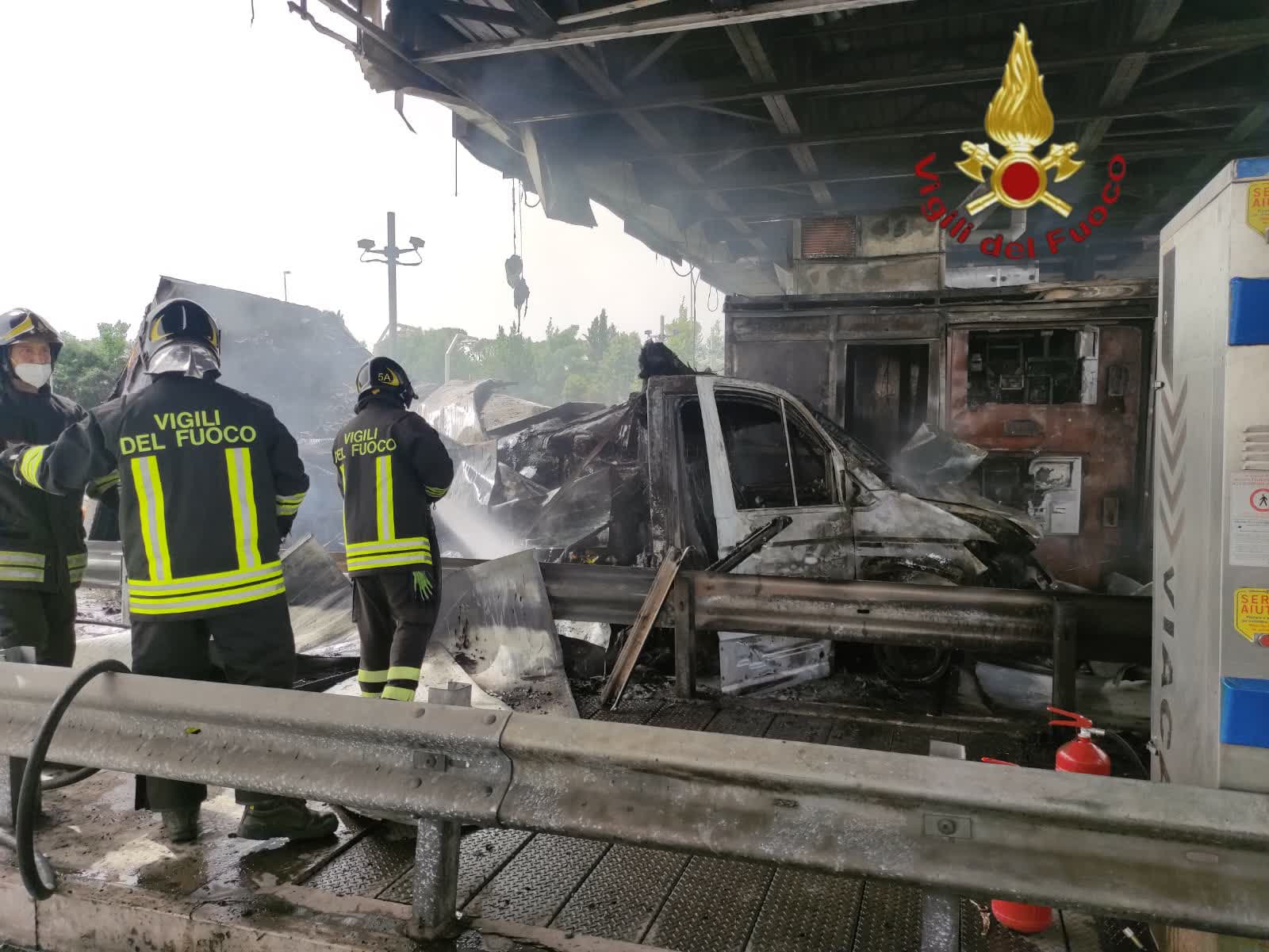 Fiano Romano, autocarro in fiamme sull’autostrada A1